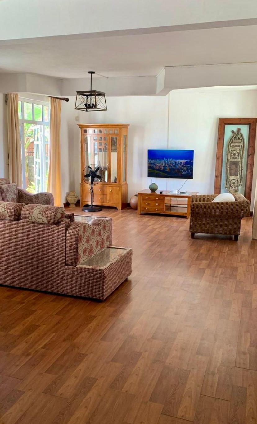 White Castle Villa Pereybere Beach Екстер'єр фото